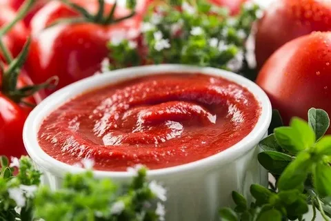 تصویر 4 از رب گوجه فرنگی سحر شیشه‌ ای با طعم طبیعی بدون افزودنی‌ های شیمیایی